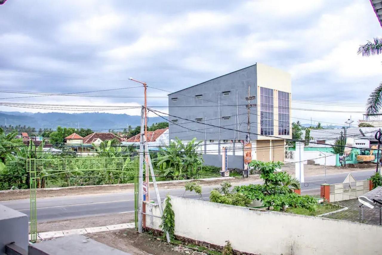 Samar Wulu Guest House Syariah Mitra Reddoorz Near Ketapang Ketapang  Exterior foto
